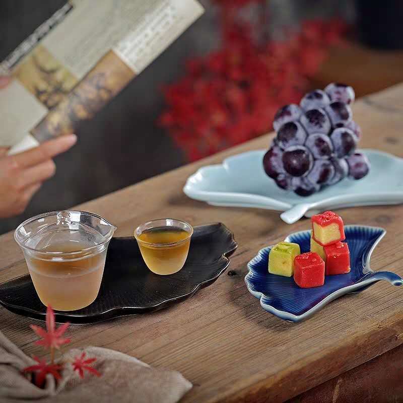 Chinese Eenvoudige Keramische Ginkgo Blad Reliëf Fruitschaal Gedroogd Fruit Dessert Pot Dienblad Thee Dienblad Restaurant Club Thee Cake Tray