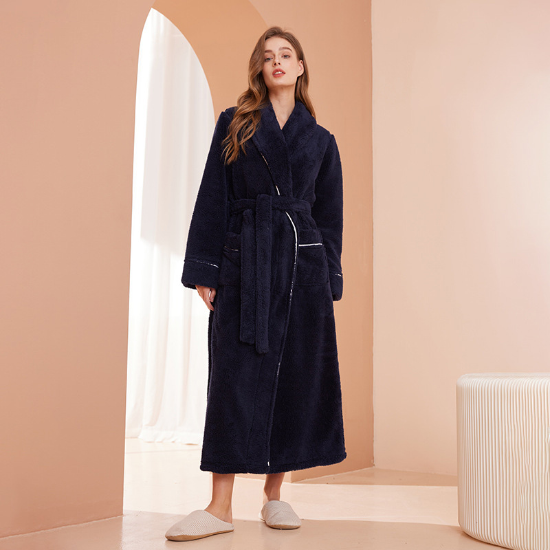 Vrouwelijke Herfst en Winter Warm Lange Flanel Dikke Paar Bad Badjassen Mannen Vrouwen Pyjama Douche Gewaad Badhanddoeken Voor Volwassenen