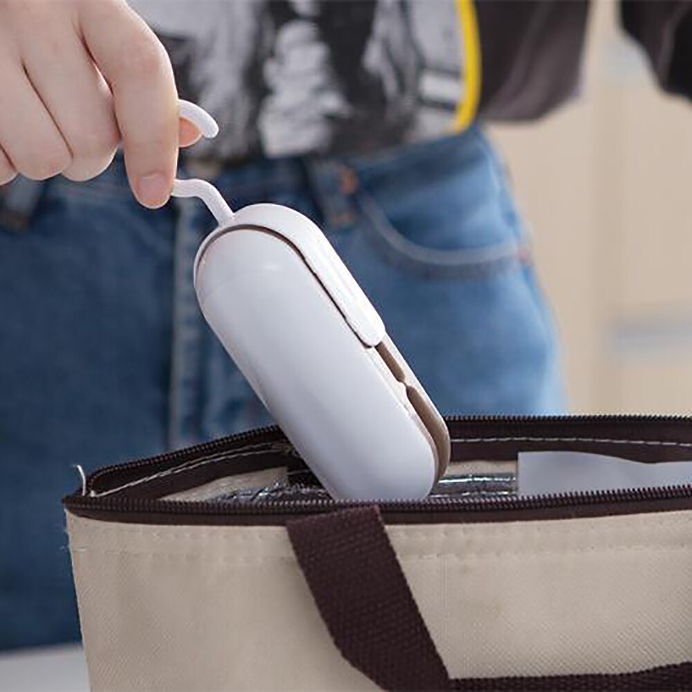 1pcs Mini Portable Heat Sealer 2 In 1 Handheld Cutter Hand Held Portable Chip Saver For Plastic Bags Food Storage Resealer 2