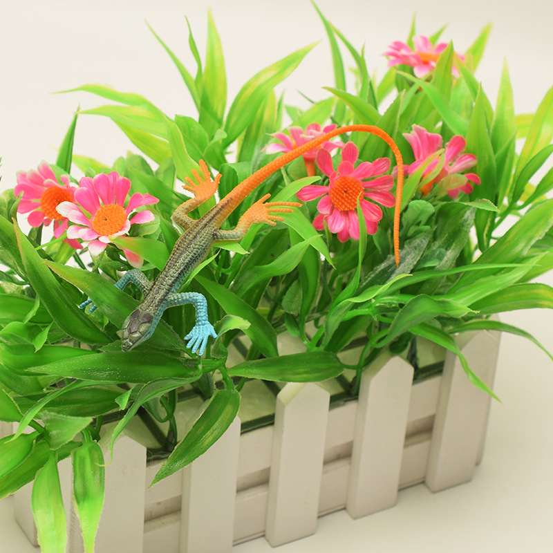 12 simulation lizard toys color crawling four-legged snake skink gecko model toy simulation lizard model stress reliever toys