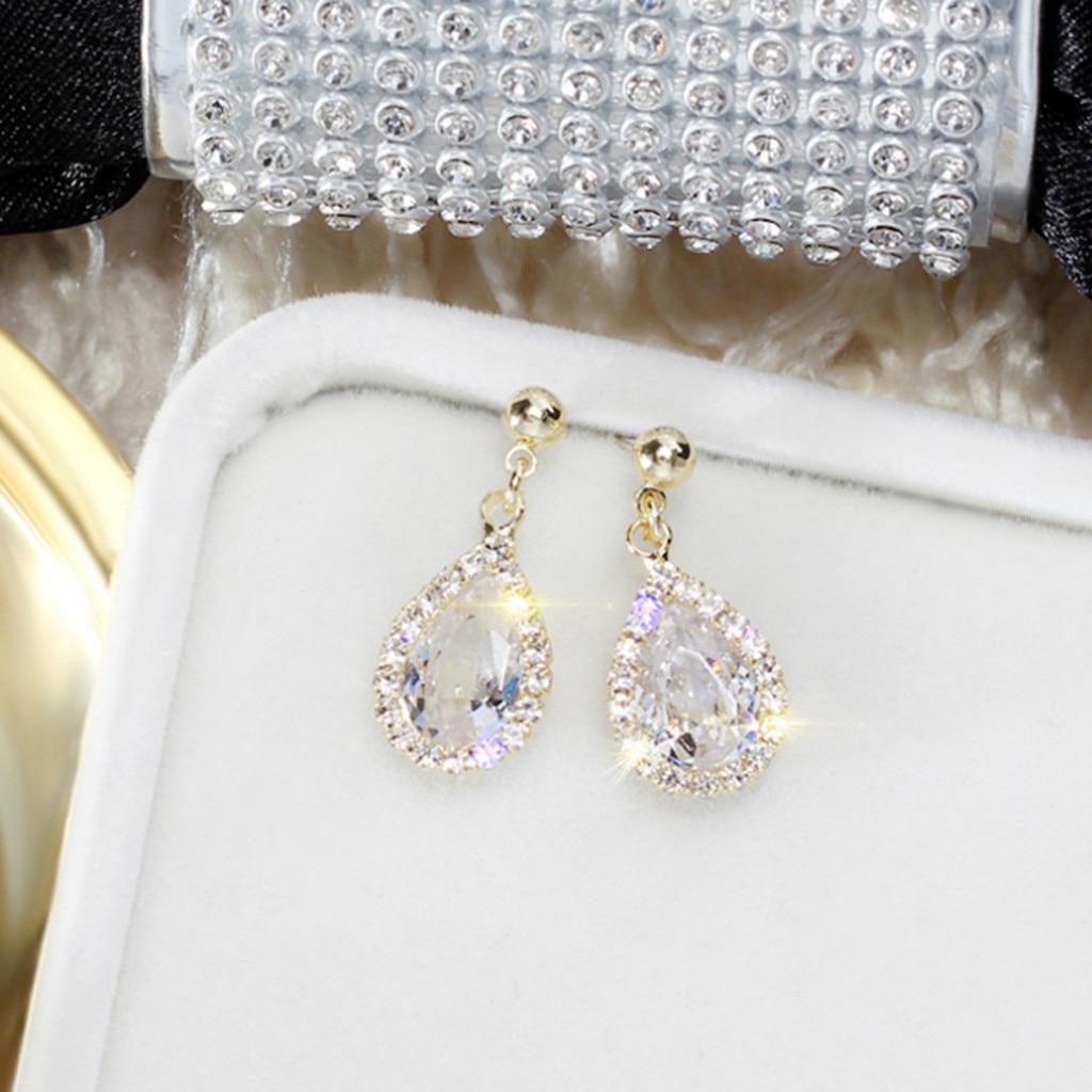 Sparkling Crystal Earrings Luxury Sleek Minimalist Water Zircon Rhinestone Bridal Earrings Ladies Jewelry: Gold