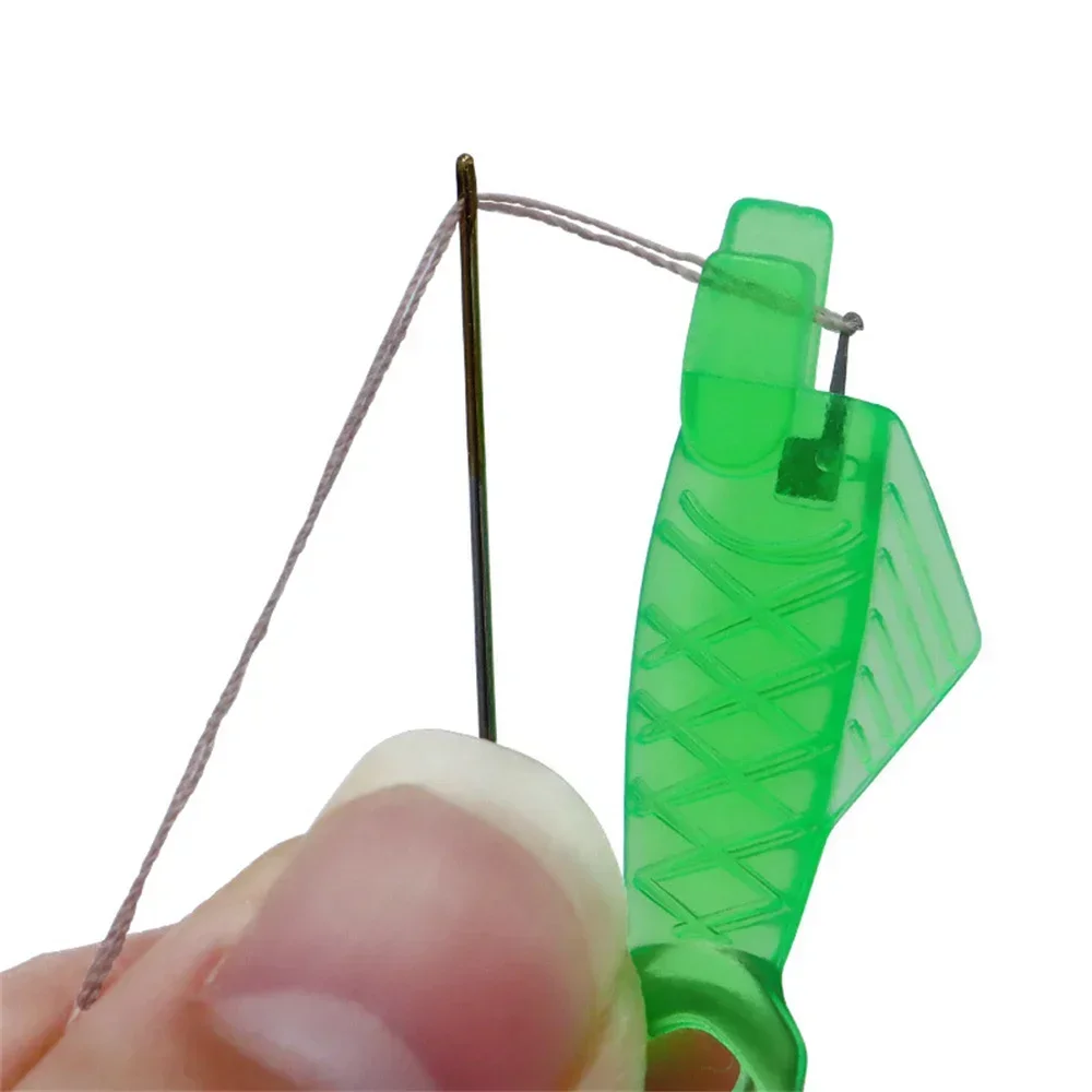 Mini Automatic Needle Threader With Hook Plastic Needle Sewing Machine Insertion Elderly Quick Changer Craft Accessories