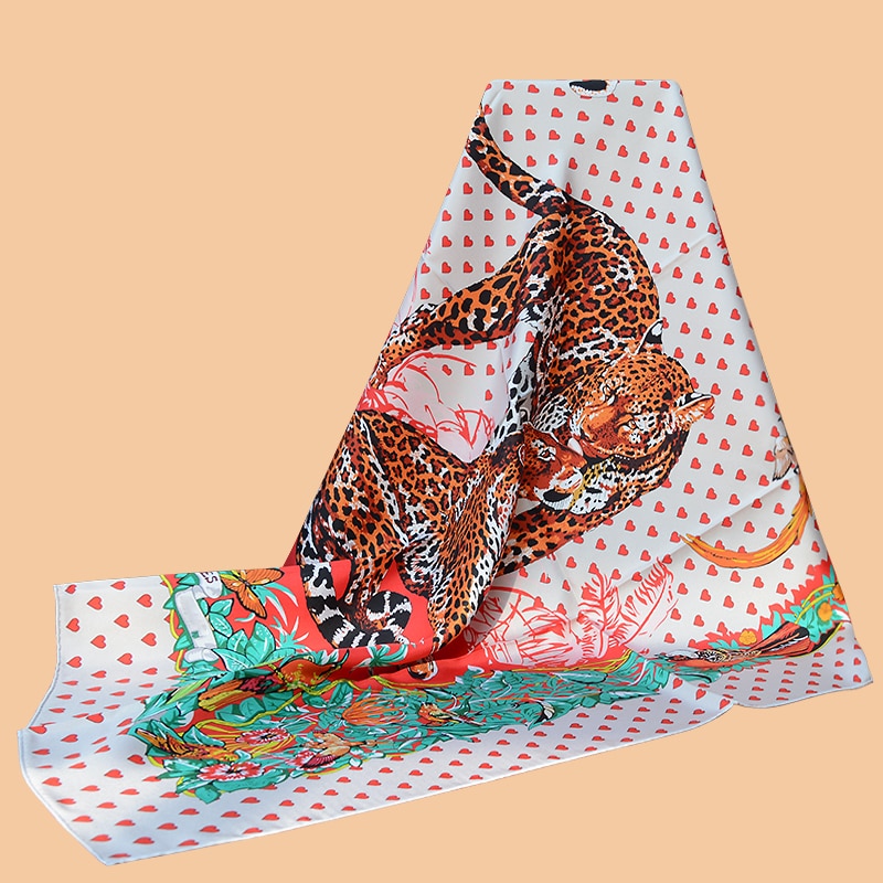 HuaJun 2 Store | | Attention coeur "Jungle Love" 90 foulard carré en soie sergé imprimé écharpe enroulée à la main