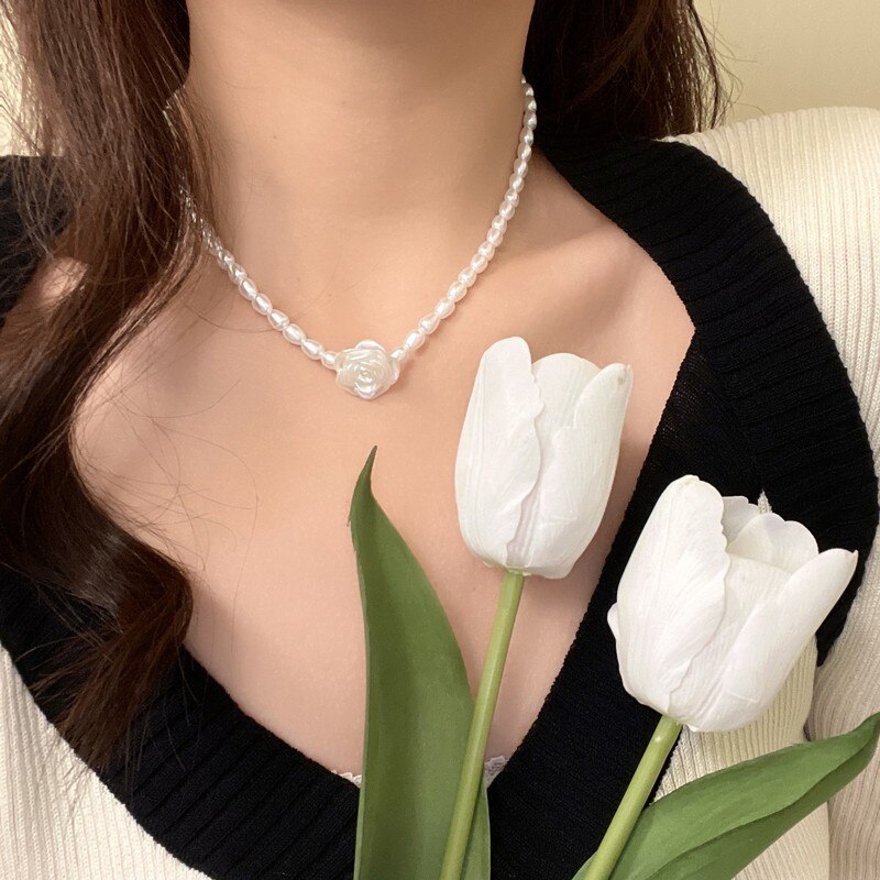 Witte Hars Bloem Imitatie Parels Kralen Ketting Voor Vrouwen Sleutelbeen Ketting Korte Kettingen Vrouwelijke 2022 Mode-sieraden