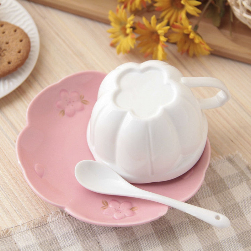 Embossed Cherry Blossoms Bone China Coffee Cup and Saucer Set Ceramic Afternoon Tea Flower Tea Teacup With Spoon Drinking Ware