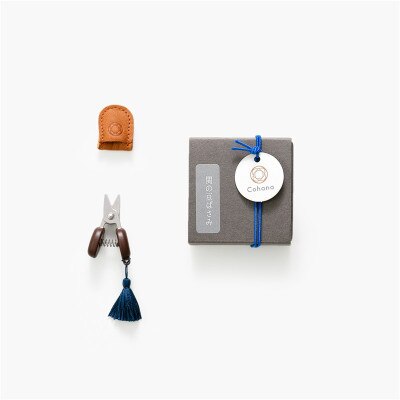 Cohana – mini ciseaux à manche en bois de japonaise, ciseaux de broderie avec pompon, bricolage, accessoires de couture importés du japon, 1 pièces: Blue Tassel