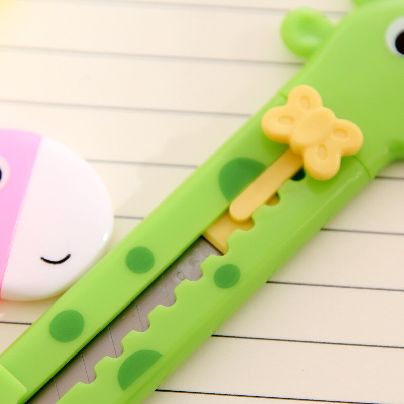 3 pack Cartoon Giraffe Shaped Utility Knife Knife Scrapbook Tool Office School Mini Letter Opener Paper knife
