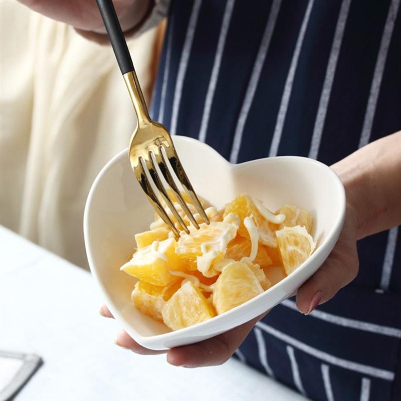 2pcs/4pcs Ceramic Relish Plate Heart Shaped Seasoning Dish Snack Plate Mini Food Dipping Bowls Appetizer Plates