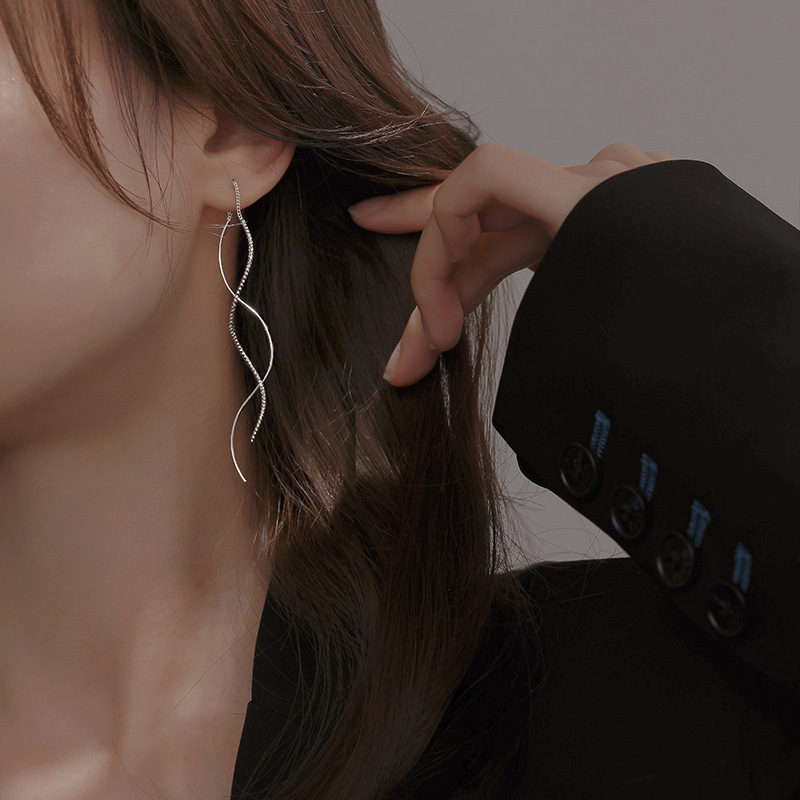 VOQ Silver Color Exquisite Wavy Simple Earrings Temperament Tassel Long Earrings Female Jewelry