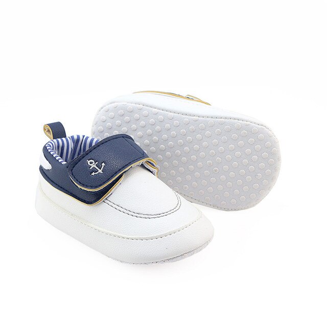 ¡Novedad de ! Zapatos casuales de para bebés y niños, primeros andadores de piel sintética, zapatos de cuna para bebés de Color marrón y blanco
