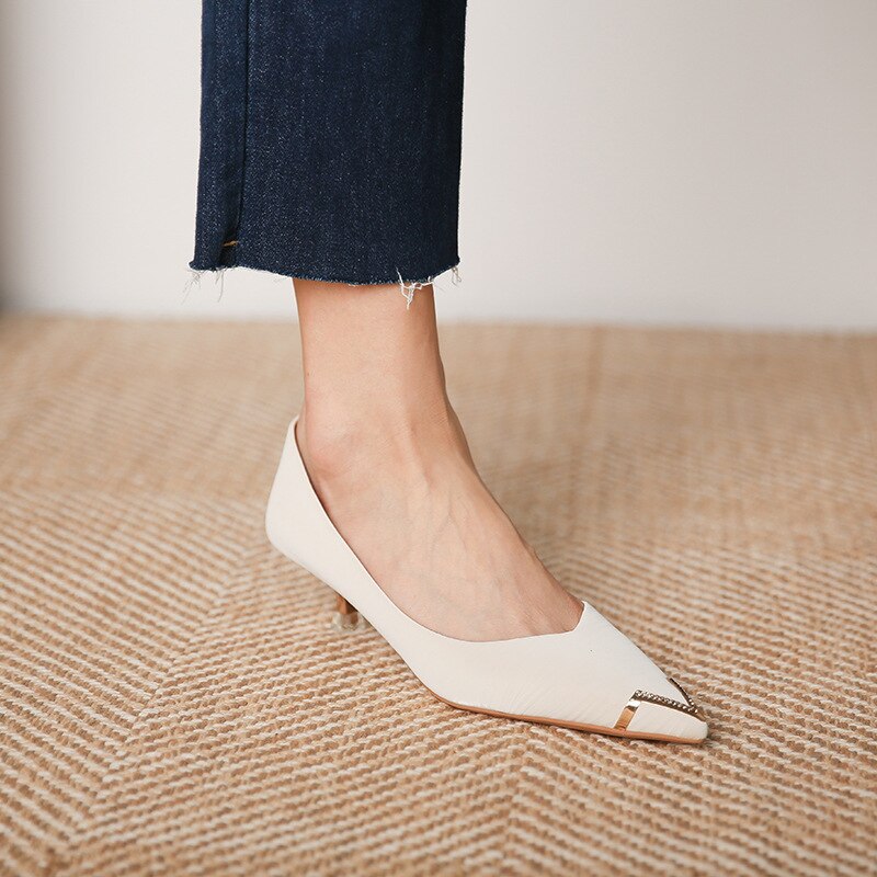 Escarpins à talons hauts pointus pour femmes, chaussures à la , décoration en V en métal, élégantes, collection printemps-été