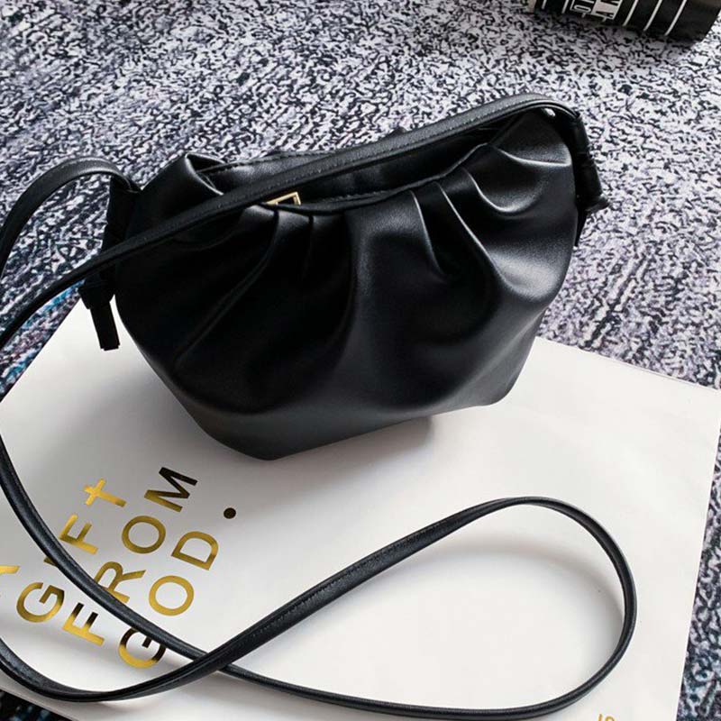 Cloud-wrapped Soft PU Leather Small Bag Shoulder Slant Dumpling Bag Handbag Day Clutches bags Messenger Crossbody Bag: Black