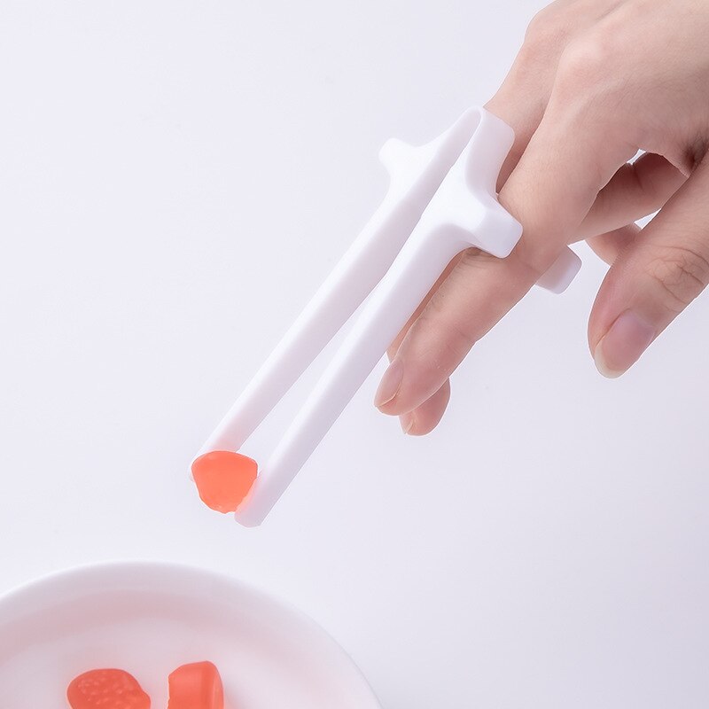 Reusable Finger Lazy Chopsticks Clip for Eatin Snacks Prevent Dirty Hands Finger Ring Chopsticks for Playing Computer Phone Game: White