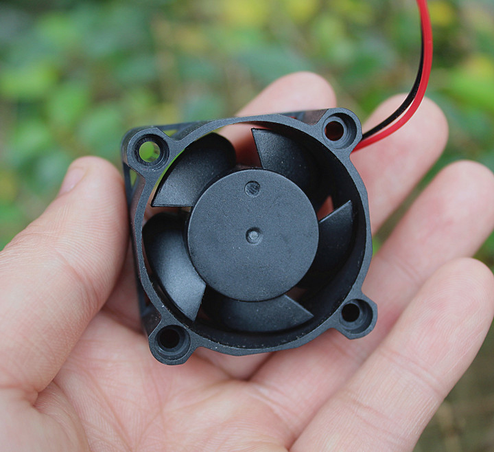 Miniature Fan DC 6V-12V 9V 1.7W 40mm Brushless Fan Chassis Cooling Exhaust Fan High Air Volume Square 4cm Fan