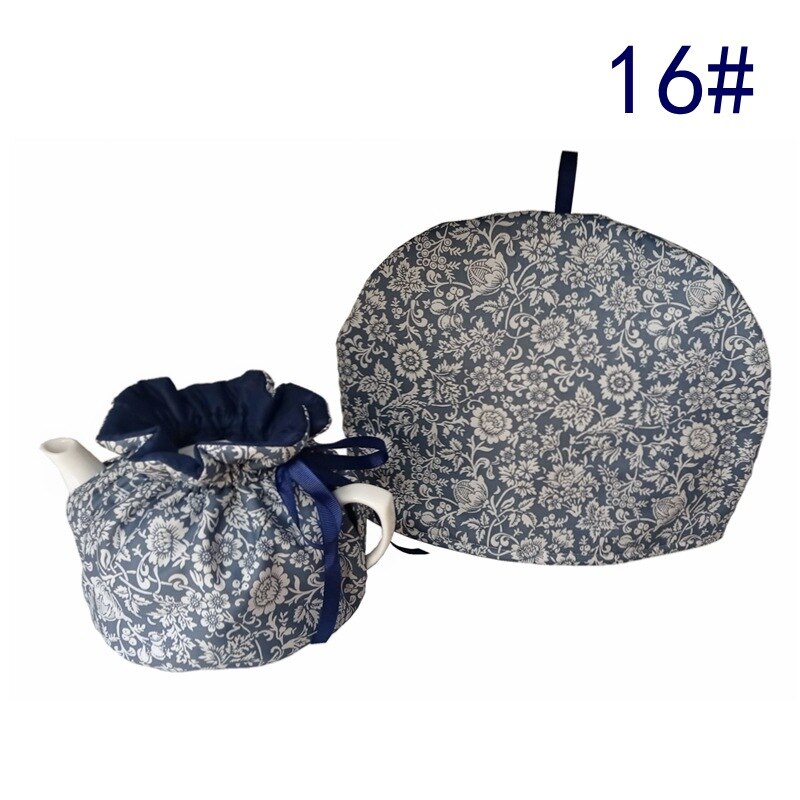 Theepot Verse Thee in Een Keuken Stock Afbeelding - Afbeelding: 33713951