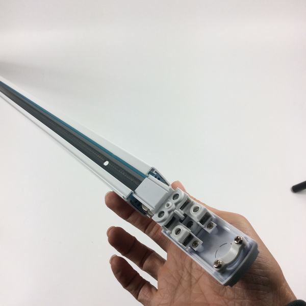 Europese 50 cm 100 cm LED Track Light Rail Bar 4 Draden 3 Fase Zwart/Wit Aluminium Spoor lamp accessoires Connector Een door Een