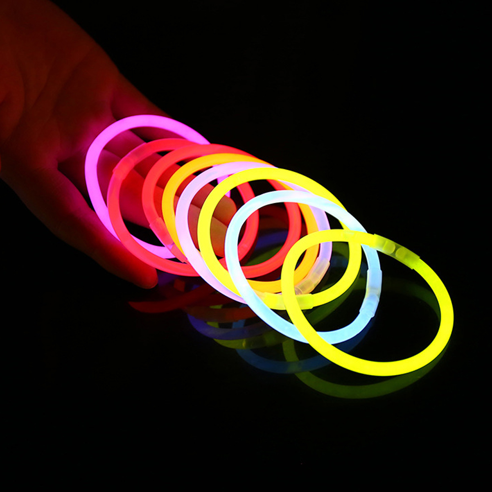 100 stks Glowstick Party Multi-color Licht Stok Kerst Halloween Niet-giftig Kids Baby Grappig Speelgoed Fluorescerende Armbanden speelgoed