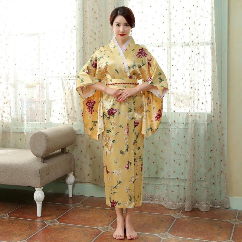 Bata tradicional China Roja bata Kimono satinado para mujer: Oro