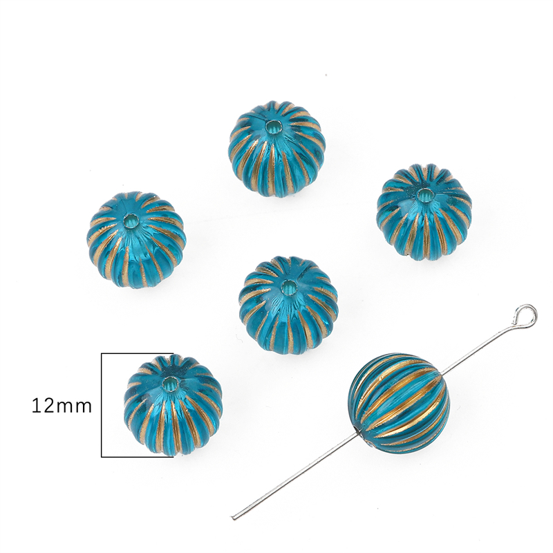 15-80 Uds. Exquisitos dijes acrílicos dorados con dibujo de corazón y flores, cuentas barrocas de Color esmeralda para collar, pulsera, fabricación de joyas DIY