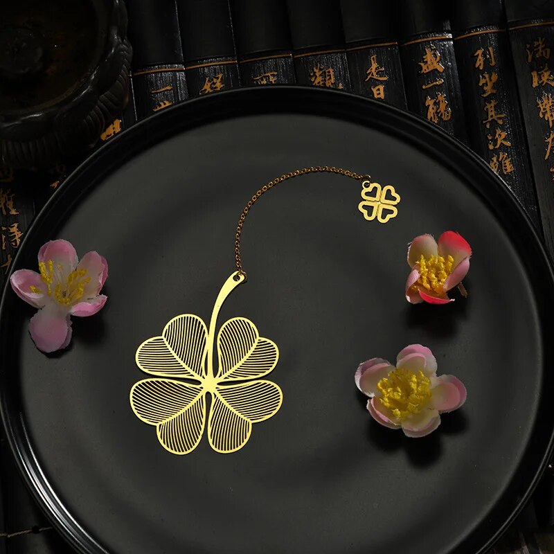 1 Uds. Marcapáginas de Metal Retro de papelería de estilo chino para estudiantes, hojas de arce huecas de Ginkgo Biloba, marcas de libros de venas de loto,: Negro