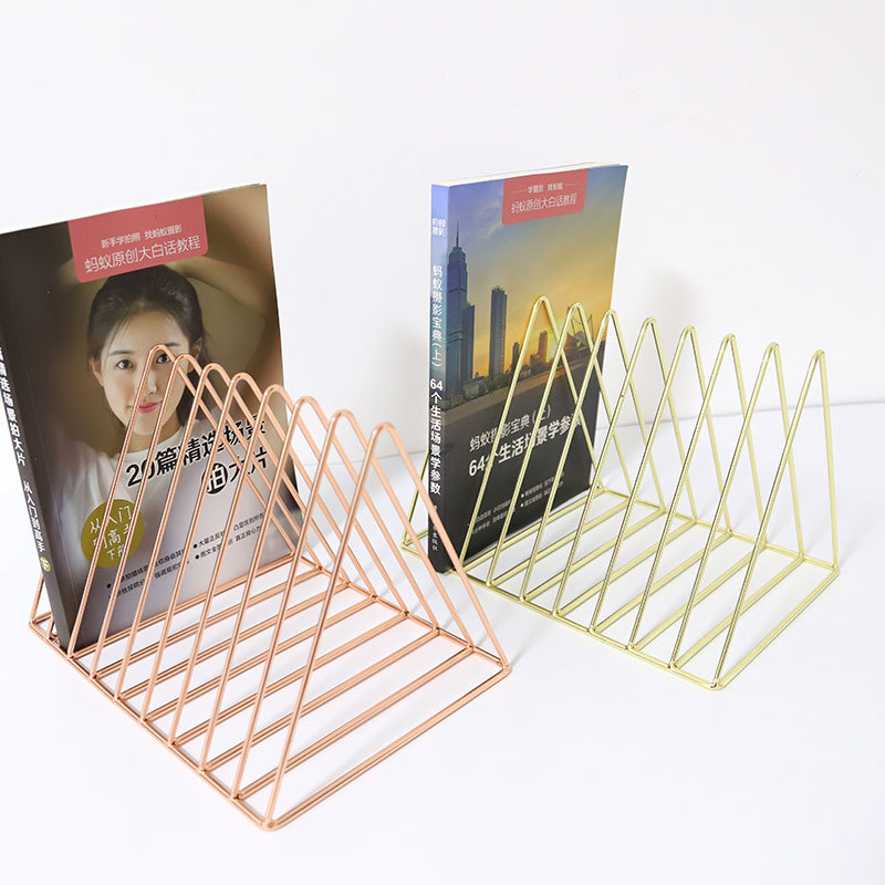 Nordisk jern kunst magasinholder ni trekantede bogreoler dokumenter og bøger opbevaringsreol praktisk skrivebordsbog display rack