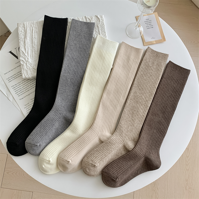 Calze da donna retrò nuova moda autunno casual tinta unita stile giapponese calzini caldi per donna morbidi calzini invernali al ginocchio lunghi