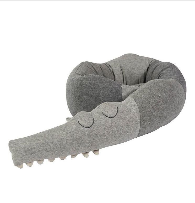 Leuke Cartoon Krokodil Baby Bed Omliggende Troostende Kussen Pasgeboren Kinderen Bumper Baby Wieg Hek Kussen Kinderen Speelgoed: GRAY