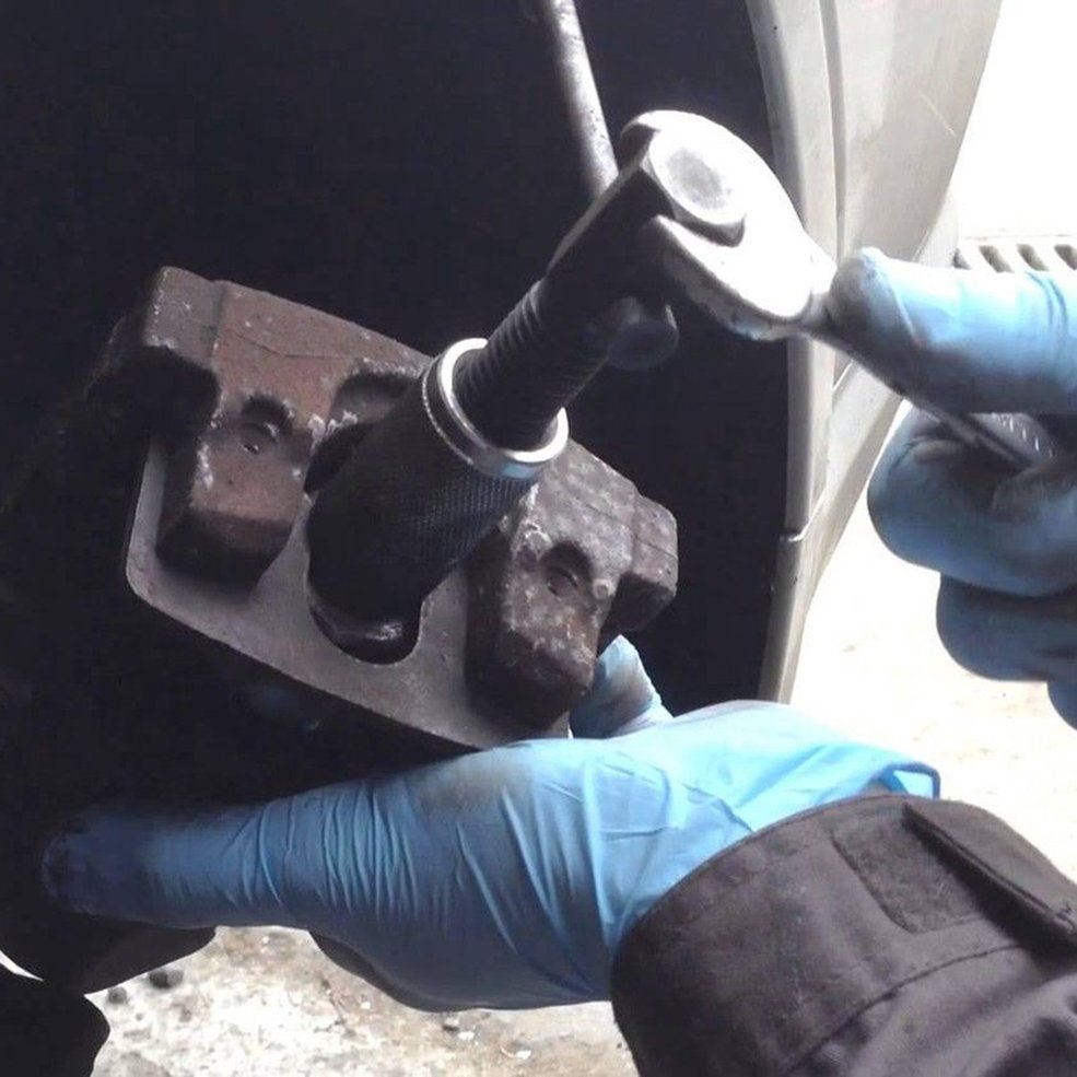 Universal bilhjul cylinder skivebremsekaliper stempel tilbagespoling håndværktøj 3/8 dobbelt pin reparationsværktøj med bagplade