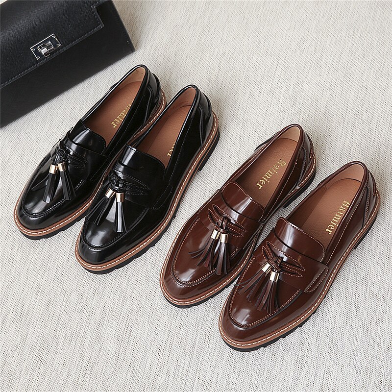 European Brand Rihanna Shoes Metal Fringe Oxford Flats Ladies Carving Brogues Casual Loafers Driving Creepers Moccasins