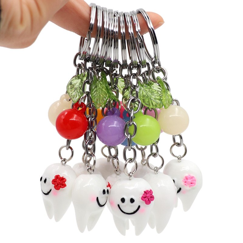 Porte-clés en forme de dents, modèle de Simulation dentaire, accessoires décoratifs, pendentif, anneaux, de clinique dentaire pour enfants, 10/20/50 pièces