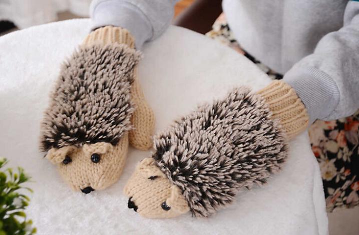 OMH 7 color to choose girls novelty in winter Warm outdoor gloves woman&#39;s Cartoon hedgehog cotton gloves ST30