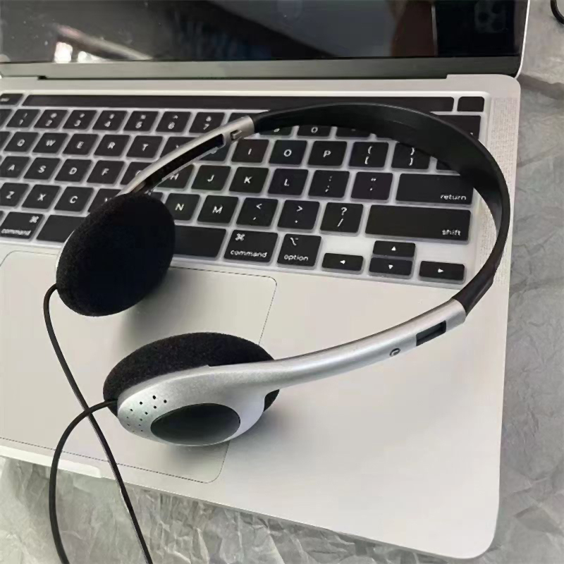 1 stks Retro Klassieke Headset Muziek Mp3 Walkman Retro Gevoelens Draagbare Bedrade Kleine Koptelefoon Sport Mode Foto Props