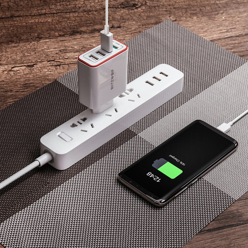 BlitzWolf 4 Häfen QC 3,0 schnell aufladen EU Stecker LED Licht 30W 2,4 A USB Reise Ladegerät Energie3S für iPhone Android Für N-Swich