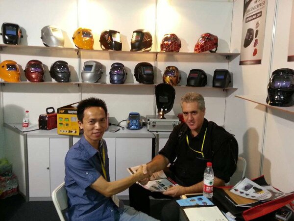 CE welding face shields DIN3/11 LCD Filter Glass auto Darkening solar li batter tig mig welding helmet Goggles