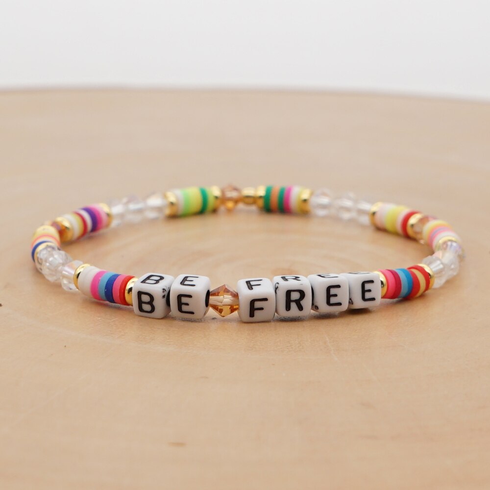 Go2 boho armbanden voor dames, letters van polymeerklei, kralen patchwork armbanden, elastische heishi kralen, handgemaakte dames polsbandjes