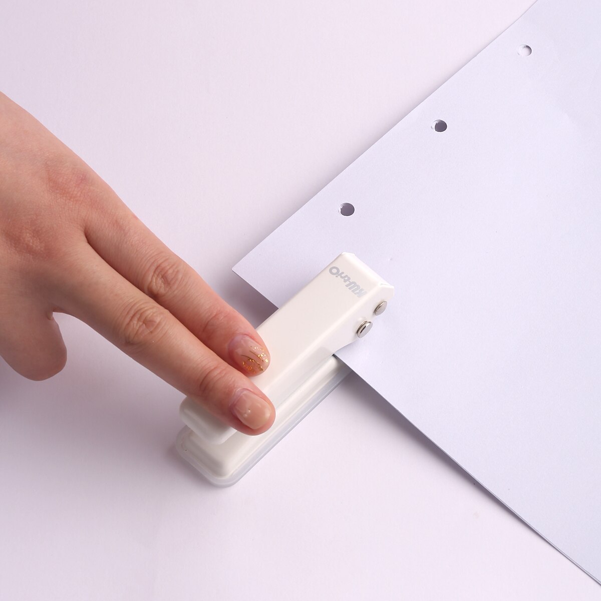 Kw-Trio Mini Metalen Enkele Perforator 1-Gat Papier Puncher 20 Vel Capaciteit 6Mm Gaten Verminderde inspanning Met Kladjes Collector