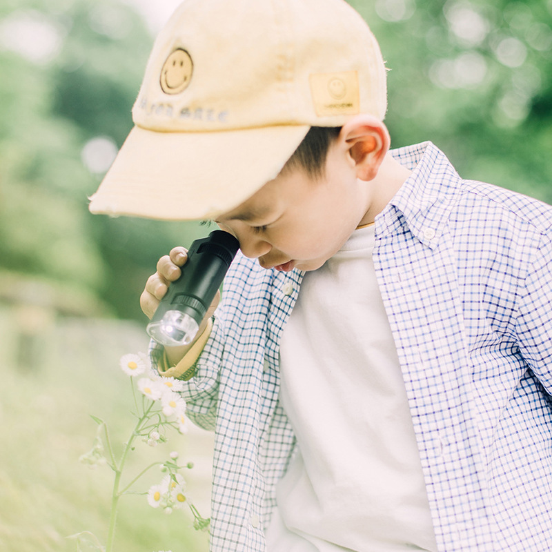 CELESTRON – Microscope monoculaire Portable à main, Microscope à Zoom progressif 60X-120X, Source de lumière, mise au point facile pour débutant/enfant