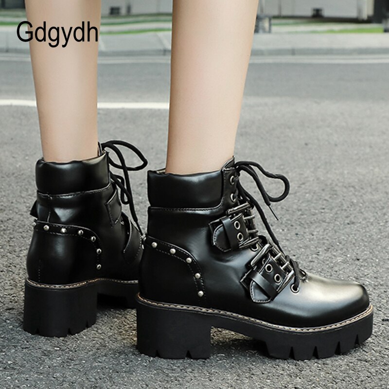 Gdgydh Schnalle Schwarz Gothic Stiefel Frau Punk Lace-up Chunky Heels Damen Kurze Stiefel Komfortable Neue schiff