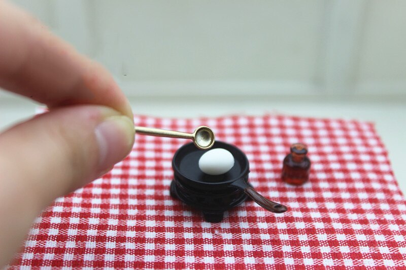 1:12 miniatura casa delle bambole Mini Oro Mescolando un cucchiaio di gelato scoop accessori della bambola giocattolo per animali della foresta collezione di articoli da Regalo