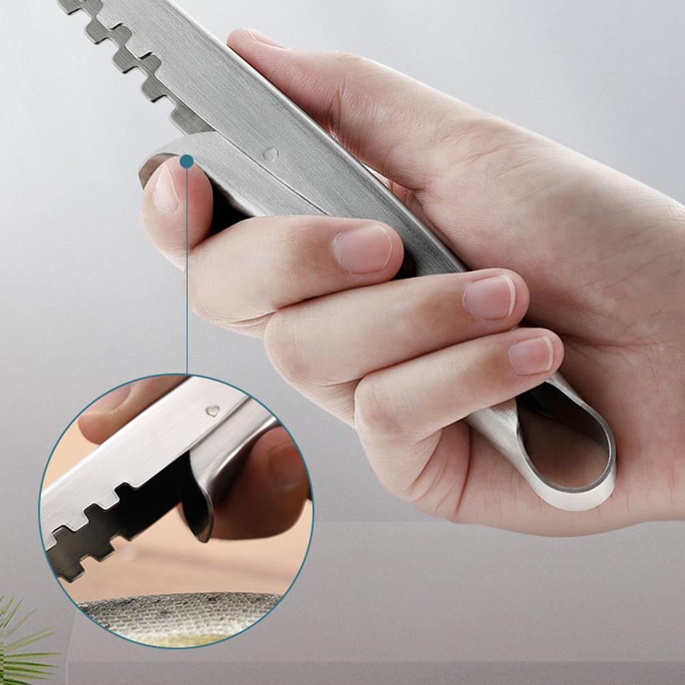 304 Stainless Steel Fish Scaler With A Hole V-shaped Lightweight Rust-proof Fish Scale Remover