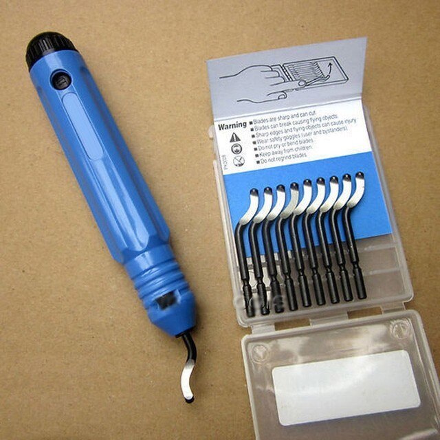 Kit d&#39;outils d&#39;ébavurage pour réparation du métal, outils d&#39;ébavurage pour le bois et le plastique: Handle With Blade