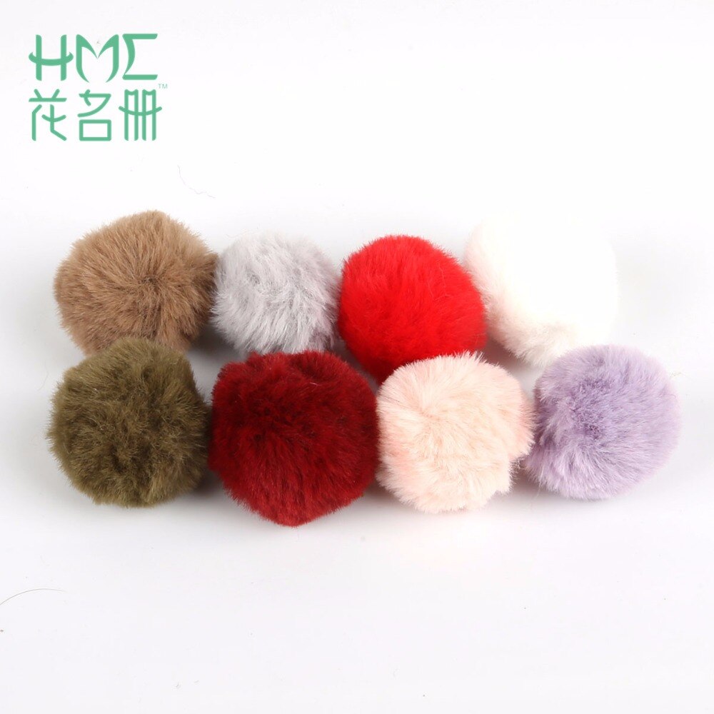 18 st/lot 4cm flerfärgad fluffig söt pom pom porte klave för kvinnor väska charm leksaker härlig päls boll pompom för nyckelring material