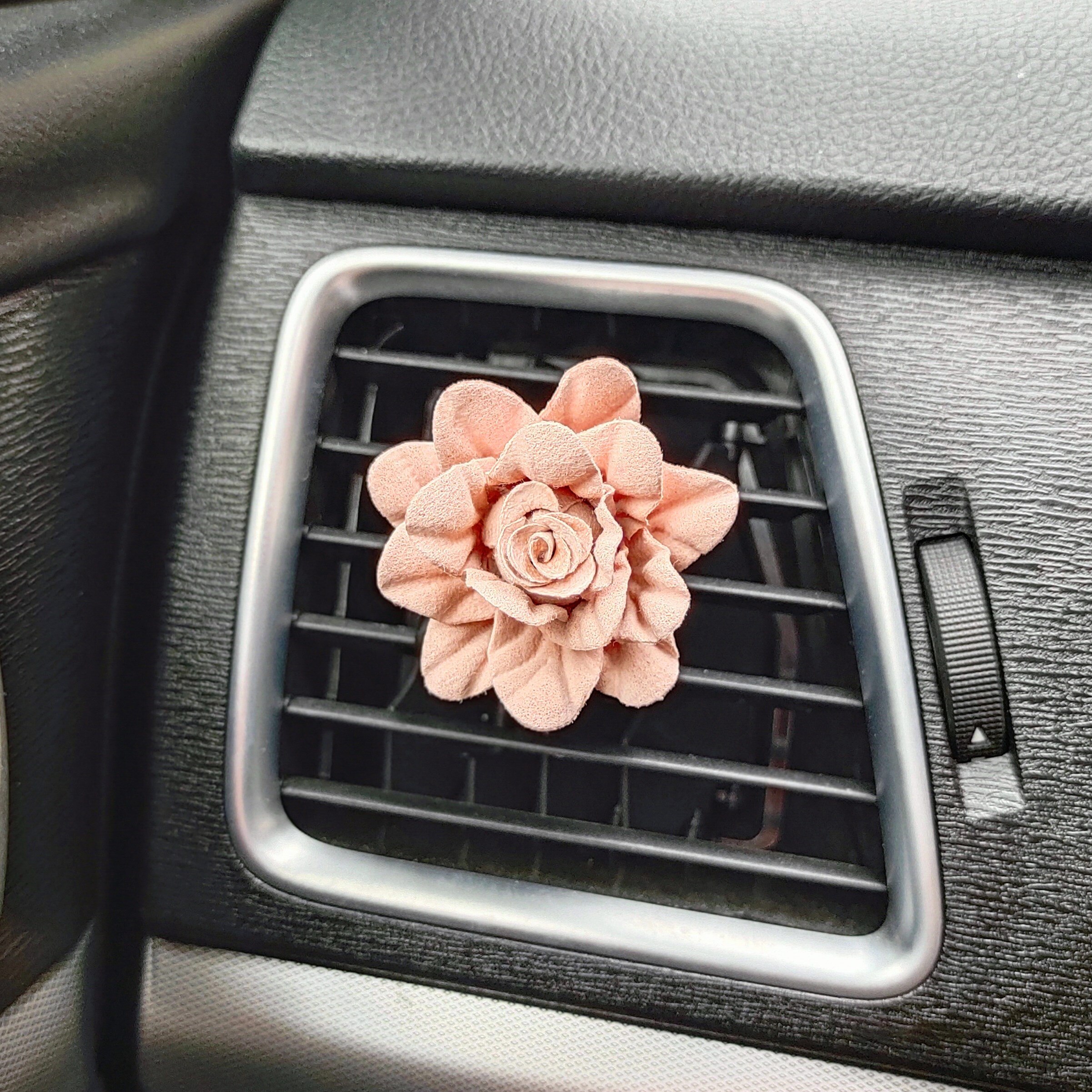Rose Flower Car Accesories Interior Flowers Car Air Freshener Aromatherapy Air Vent Clip Cute Rose Auto Perfume Decoration: CAMEL
