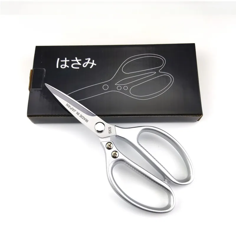 8.5-inch stainless steel scissors with plastic handles，Screws are made of iron