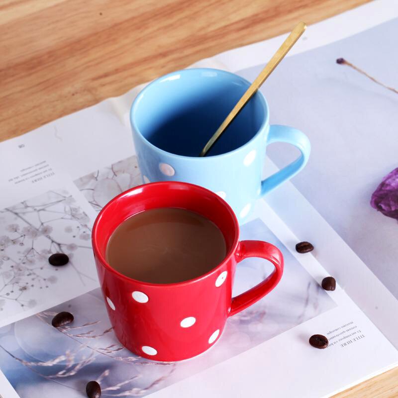 Bästsäljande prickig kopp söt keramisk kopp mugg personlighetstrend kopp hushållsmjölk frukost kaffekopp