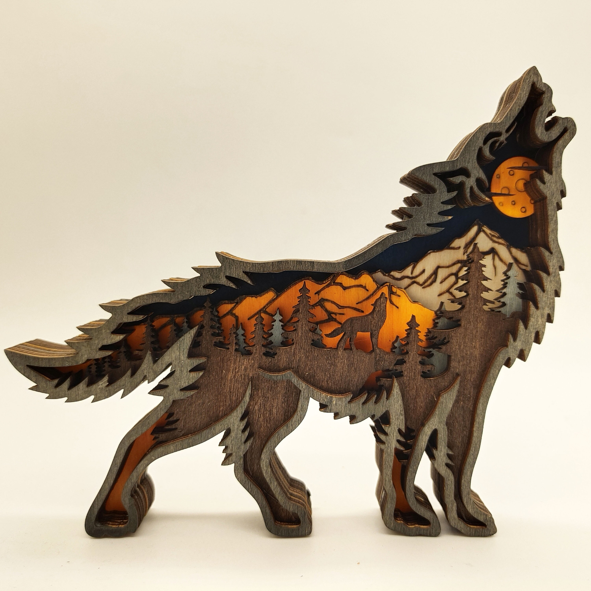 Estatua de lobo Animal de madera, tótem de lobo , artesanía decorativa para oficina y hogar, de Navidad, adornos de oso marrón de alce del bosque del norte: With Light / Wolf