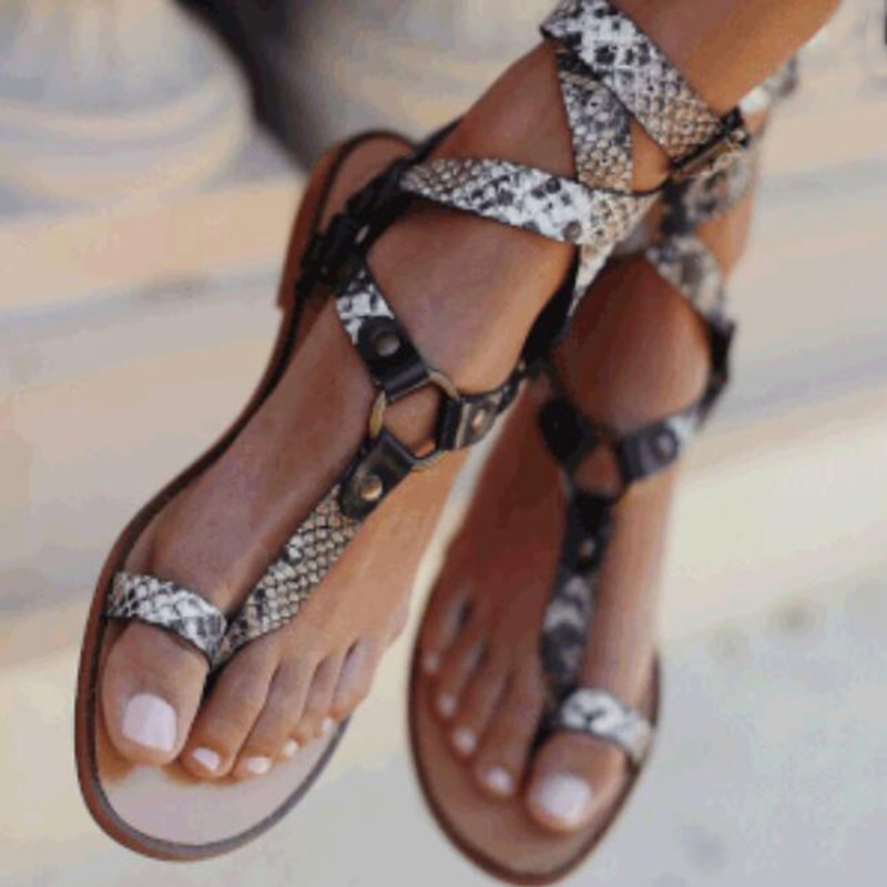 Sandali estivi donna Clip da donna fibbia serpentina punta aperta scarpe basse donna moda sandali Casual donna 2020 nuovo caldo
