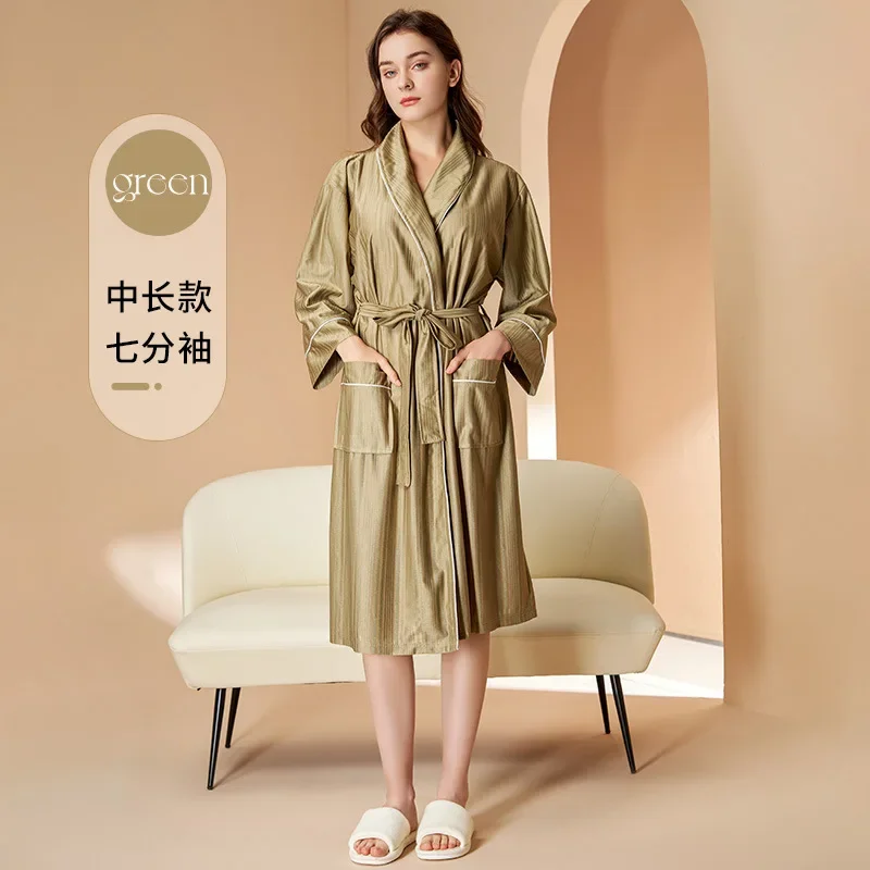 Bata de satén sedoso para parejas, ropa de dormir con estampado de rayas, Kimono, albornoz, ropa de casa holgada, ropa de dormir para primavera y verano: XS / Castaño