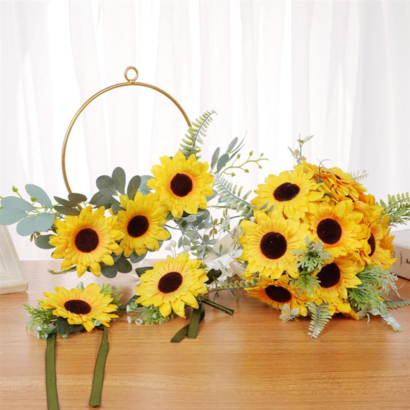 4 stuks Bruiloft Decor Mooie Zonnebloem Kunstmatige Bridal Pols Boeket Holding Bloem Party Decor Broche voor Bruiloft