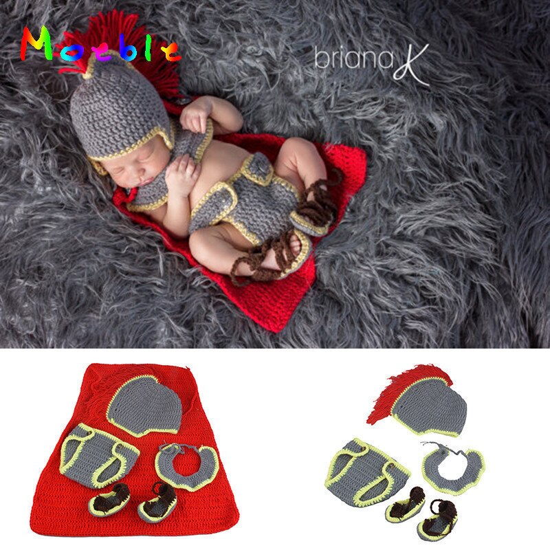 Rode riddermantel, knappe kleine jongens ridderkledingset, gehaakte babymuts en luier, accessoires voor pasgeboren fotografie, rekwisieten